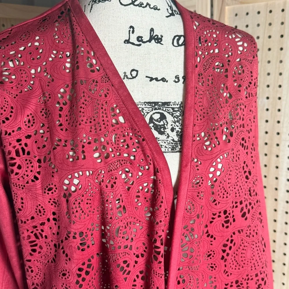 Erin‎ London Laser Cut Faux Suede Open Front Jacket – Red | Size 8, faux suede - Picture 3 of 9
